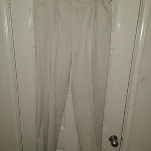 LL Bean Beige Cotton/ Polyester Blend Pleated Pants Men's sz 34x31.